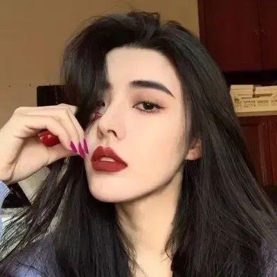 冰属性男子与酷酷女同事